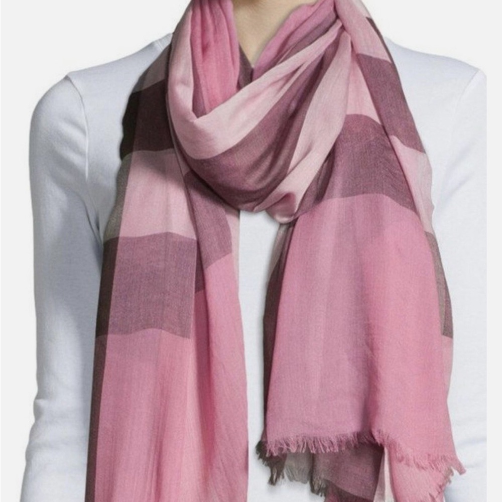 Burberry Authentic Scarf Pink